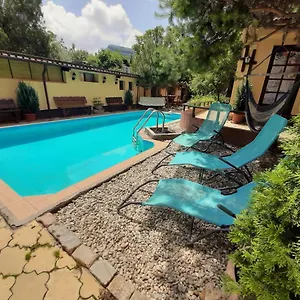 Casa Mica 3* Бухарест